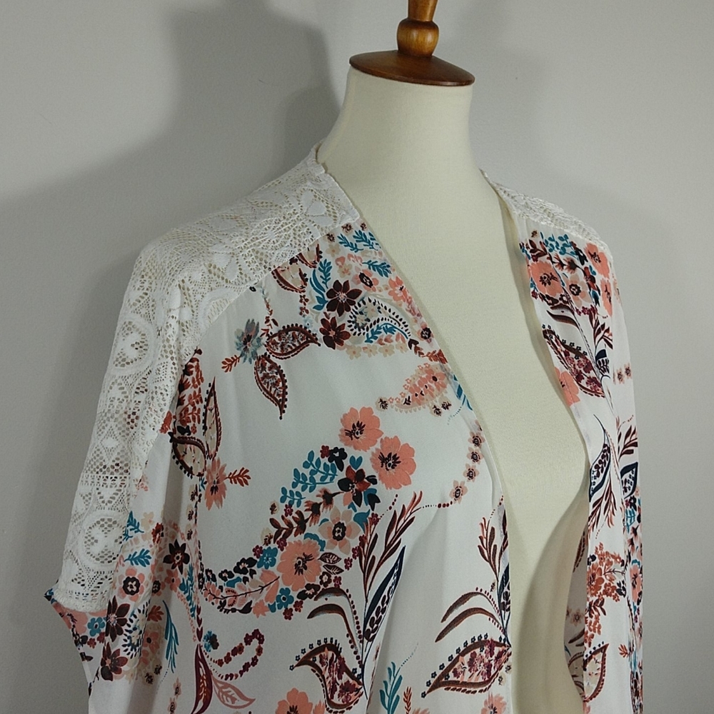 Ruana: Floral and Lace Hi-Lo Cacoon Kimono